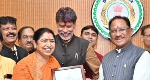 मुख्यमंत्री श्री विष्णु देव साय से नवनिर्वाचित राज्यसभा सदस्य श्रीमती लक्ष्मी वर्मा ने की सौजन्य मुलाकात