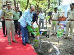 राज्यपाल श्री रमेन डेका ने ली रायपुर जिले में विकासखंड स्तरीय समीक्षा बैठक