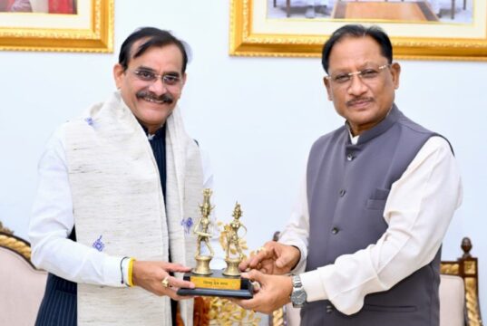 मुख्यमंत्री से सांसद श्री विष्णु दत्त शर्मा ने की सौजन्य मुलाकात