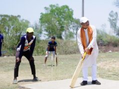 जब मुख्यमंत्री उतरे मैदान में: सुशासन तिहार में बच्चों संग खेला क्रिकेट, बढ़ाया हौसला