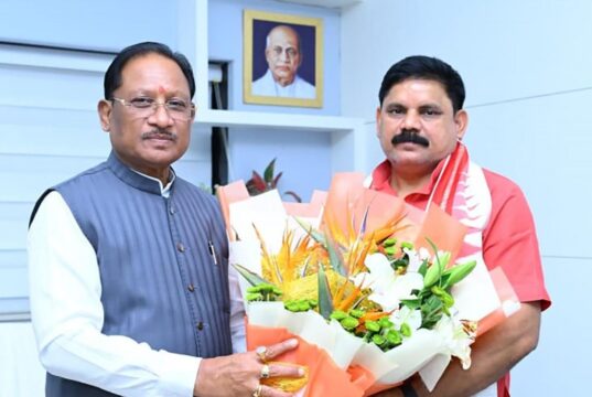 मुख्यमंत्री श्री विष्णुदेव साय से केंद्रीय कोयला एवं खान राज्य मंत्री श्री सतीश चंद्र दुबे ने की सौजन्य मुलाकात