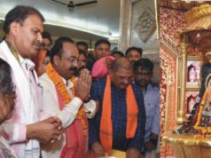 उप मुख्यमंत्री अरुण साव ने माँ बम्लेश्वरी मंदिर पहुंचकर पूजा-अर्चना की और प्रदेशवासियों की सुख-समृद्धि एवं खुशहाली की कामना की