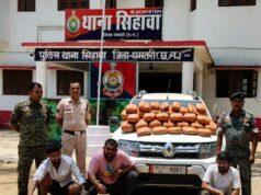 🔷 गांजा तस्करी पर धमतरी पुलिस का बड़ा प्रहार – फिर पकड़ाया 55 किलो गांजा, डस्टर कार,04 नग मोबाइल सहित कुल कीमती 33,53,500/- रूपये जप्त -तीन गांजा तस्कर गिरफ्तार