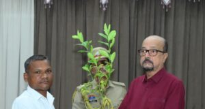 पानी है तो पेड़ हैं और पेड़ हैं तो पानी है -श्री डेका