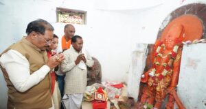मुख्यमंत्री श्री विष्णुदेव साय ने ऐतिहासिक चतुर्भुज विष्णु मंदिर में की पूजा-अर्चना, प्रदेश की सुख-समृद्धि की कामना
