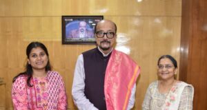 राज्यपाल श्री डेका से सुप्रीम कोर्ट में छत्तीसगढ़ की स्टैंडिंग काउंसिल सुश्री जैन ने की सौजन्य भेंट