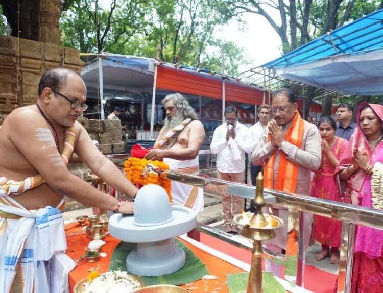 मुख्यमंत्री श्री विष्णुदेव साय ने भोरमदेव धाम में की पूजा-अर्चना, प्रदेश की सुख-समृद्धि के लिए की मंगलकामना