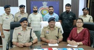 पॉलिसी रिफंड के नाम पर 1.60 करोड़ के साइबर ठगी के मामले में दुर्ग पुलिस ने दिल्ली से 03 आरोपी को किया गिरफ्तार