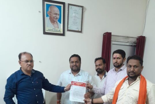 कुम्हारी के मुख्य मार्ग पर किये जा रहे मछली मटन से संबंधित दुकानों को हटाने की मांग