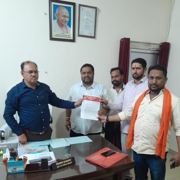 कुम्हारी के मुख्य मार्ग पर किये जा रहे मछली मटन से संबंधित दुकानों को हटाने की मांग