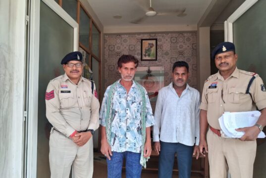 संयुक्त कृषि भूमि को फर्जी तरीके से अन्य को खड़ाकर विक्रय कर दिया, पाटन पुलिस ने लंबे समय से फरार 02 आरोपी को किया गिरफ्तार