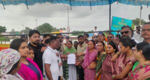 विभिन्न समस्याओं को लेकर अमलेश्वर नगर पालिका में कांग्रेस का प्रदर्शन, 10 सितंबर को चक्काजाम की चेतावनी