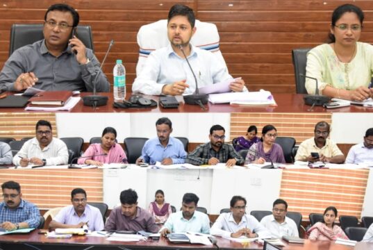 कोटवारी भूमि विक्रय करने वाले कोटवारों पर कार्यवाही करने कलेक्टर के कड़े निर्देश