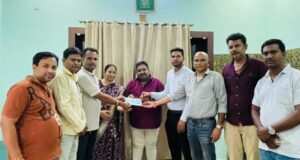 उप मुख्यमंत्री एवं कवर्धा विधायक श्री विजय शर्मा की संवेदनशील पहल से आगजनी पीड़ित होटल संचालक को मिली आर्थिक सहायता