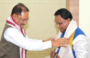 मुख्यमंत्री श्री विष्णु देव साय ने ओडिशा के मुख्यमंत्री श्री मोहन चरण माझी से की सौजन्य भेंट