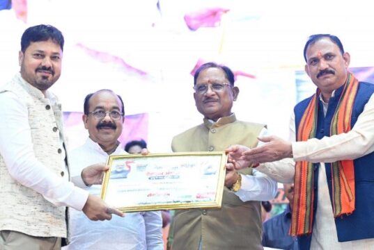 आयुर्वेद भारत की प्राचीन ज्ञान परंपरा की अमूल्य धरोहर, आधुनिक स्वास्थ्य सेवाओं के साथ भारतीय चिकित्सा पद्धतियों को भी दे रहे बढ़ावा – मुख्यमंत्री श्री विष्णुदेव साय