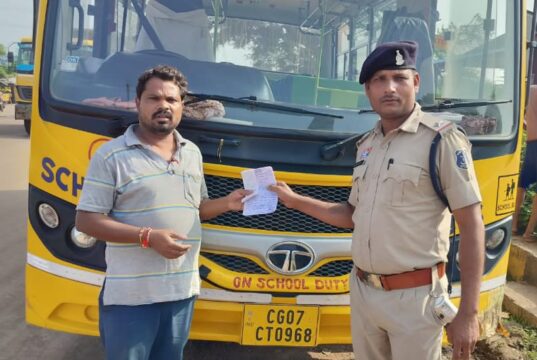 शराब के नशे में स्कूल बस चलाने वाले चालक को न्यायालय ने 03 दिवस कारावास की सजा, 15,000 रूपये अर्थदंड से भी किया दंडित